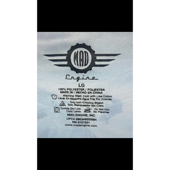 Mad Engine- Great White SHARK  All over Graphic Print T Shirt -Large EUC - Picture 3 of 3